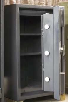 Used 3520 Bernardini Gem Vault TRTL30X6 High Security Safe